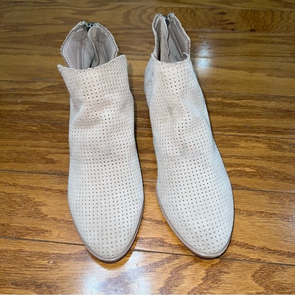 Dolce Vita Khaki Suede Perforated Ankle Boots Size 7 - Picture 8 of 9